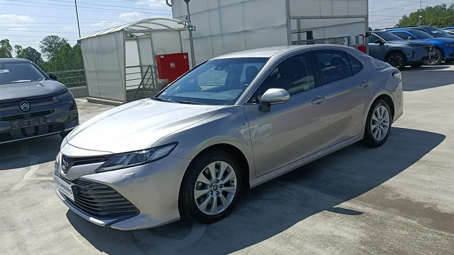 TOYOTA Camry -
