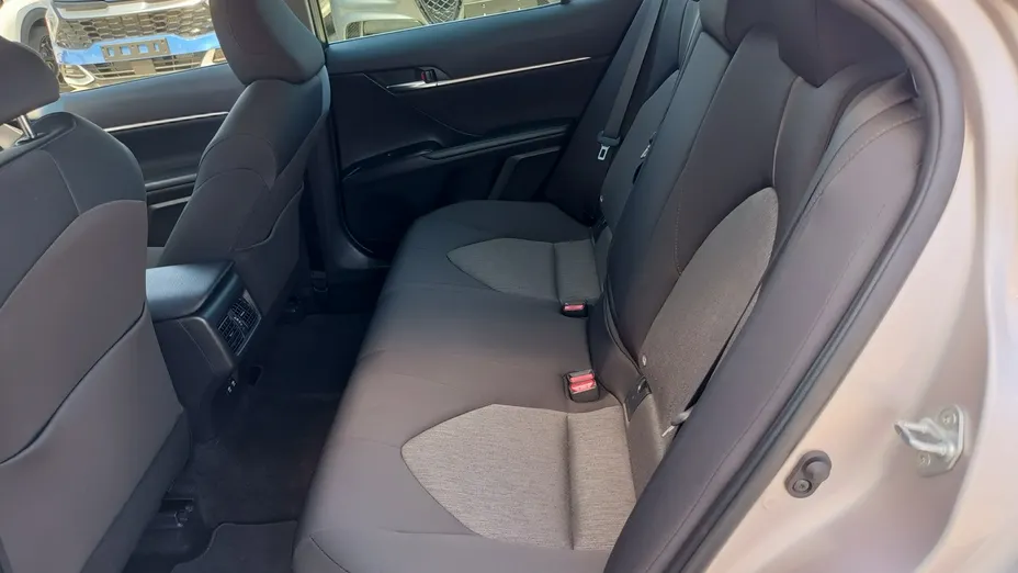 TOYOTA Camry -