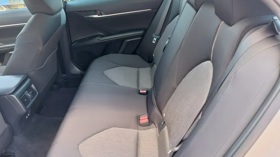 TOYOTA Camry -