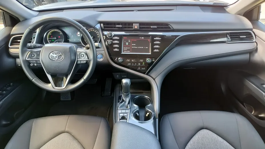 TOYOTA Camry -