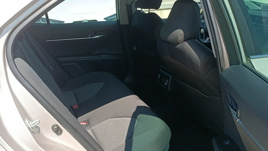 TOYOTA Camry -
