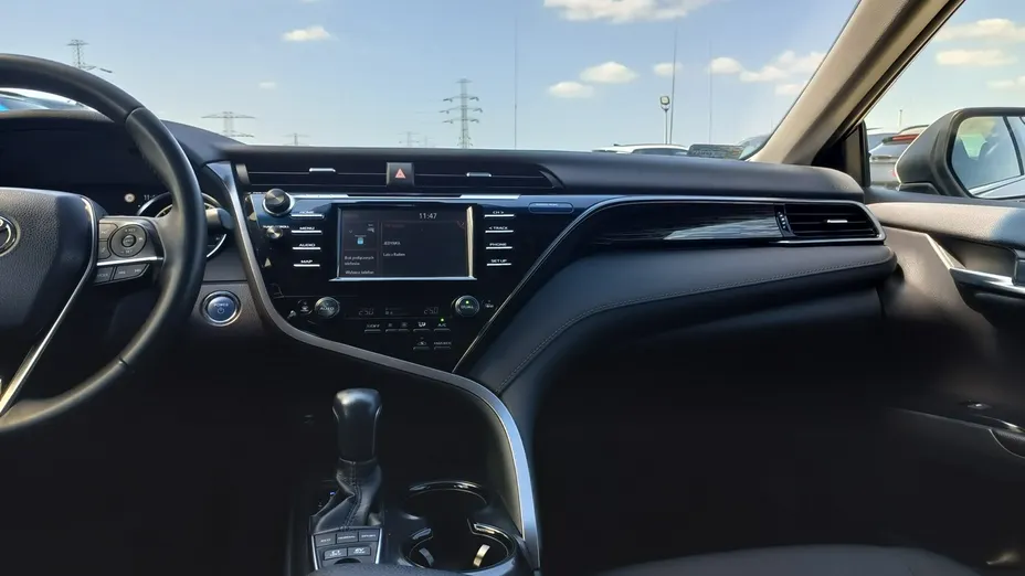 TOYOTA Camry -