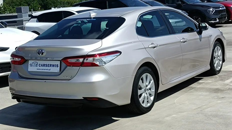 TOYOTA Camry -