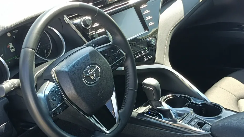 TOYOTA Camry -