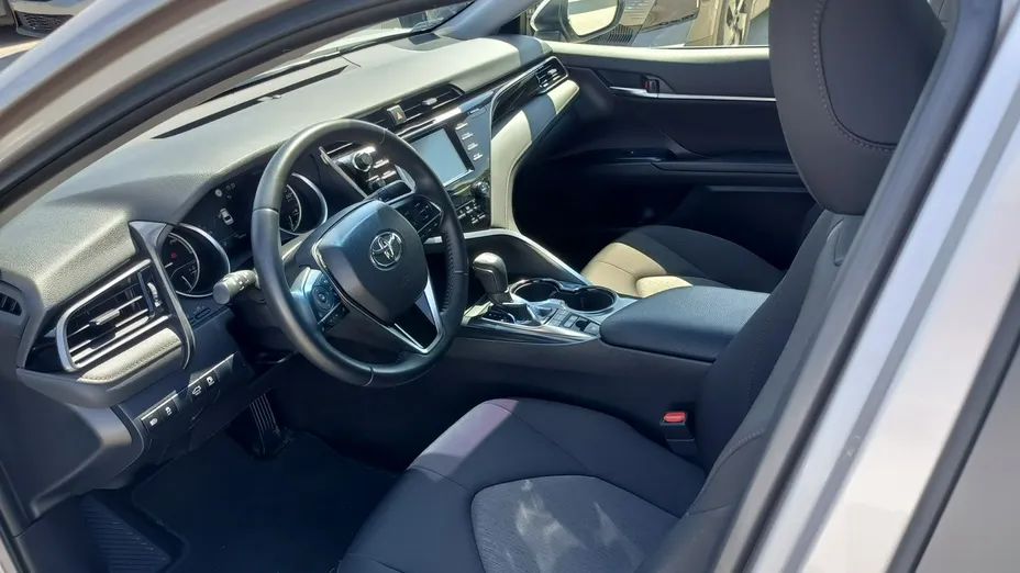 TOYOTA Camry -