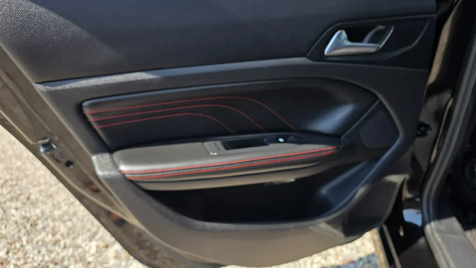 PEUGEOT 308 -
