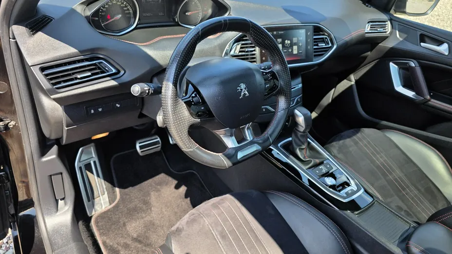 PEUGEOT 308 -