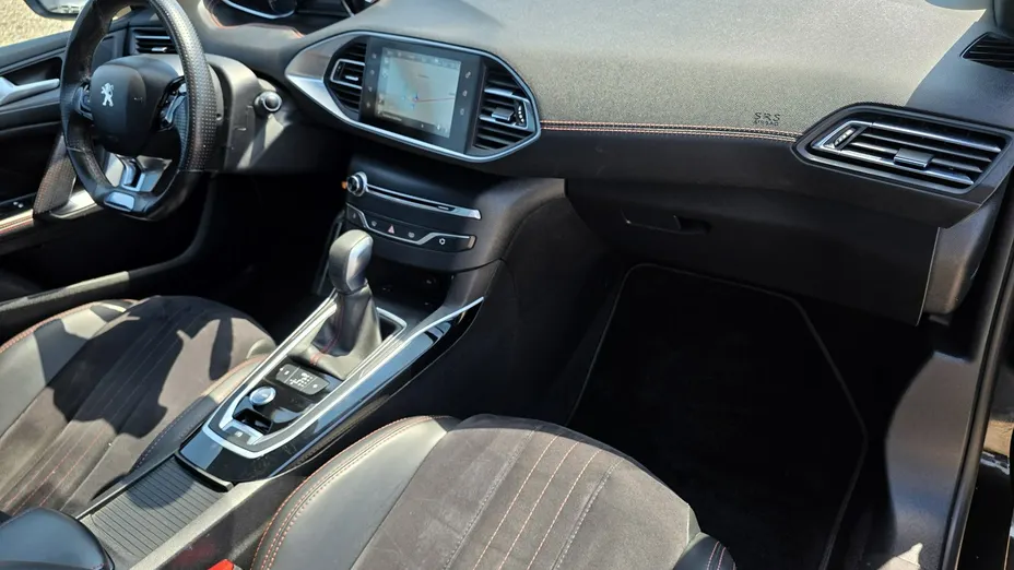 PEUGEOT 308 -