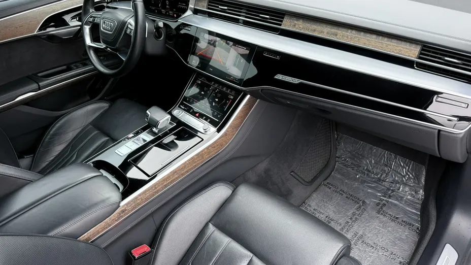 AUDI A8 -