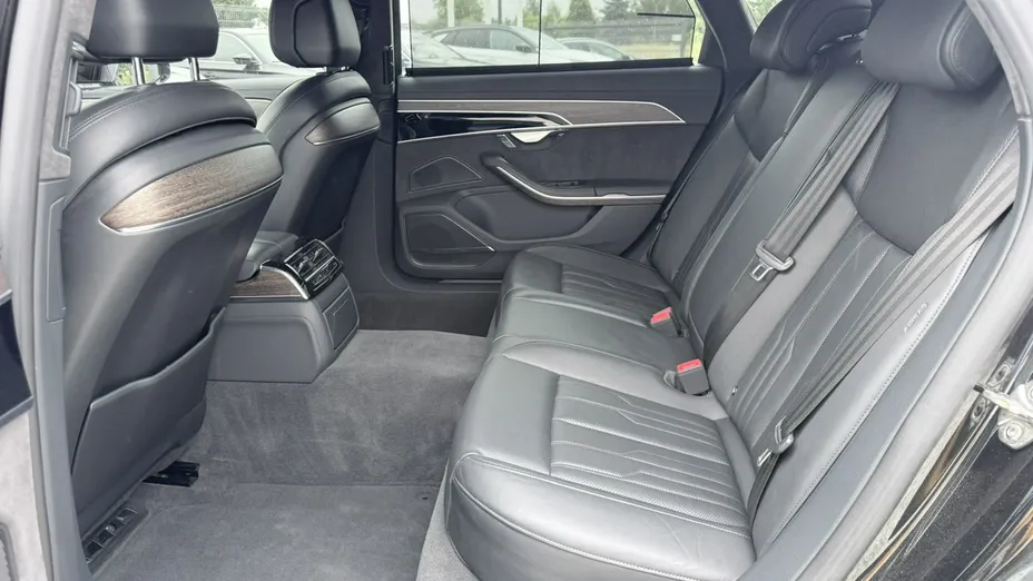 AUDI A8 -