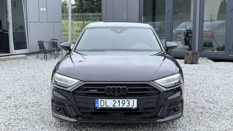 AUDI A8 -