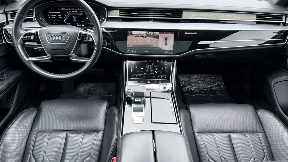 AUDI A8 -