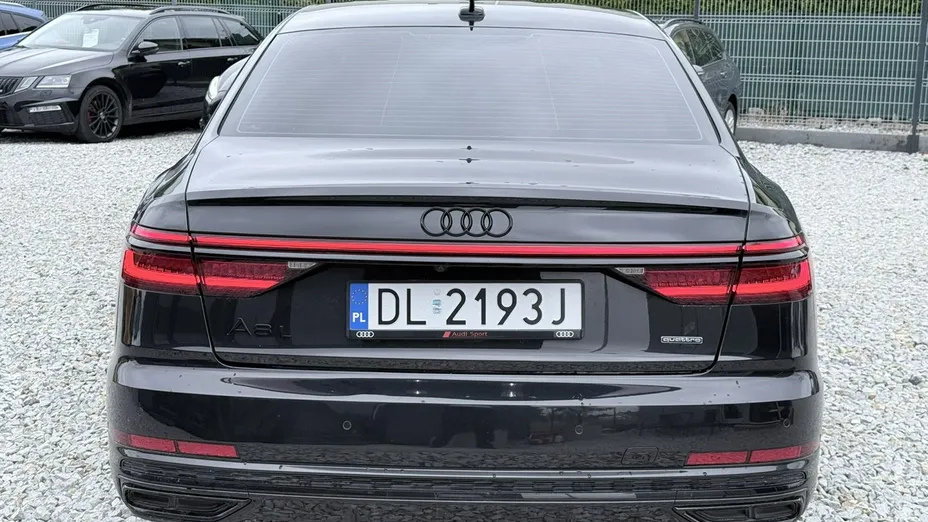 AUDI A8 -