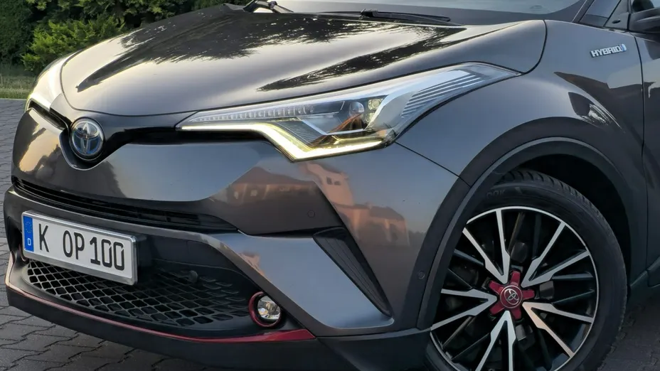 TOYOTA C-HR -