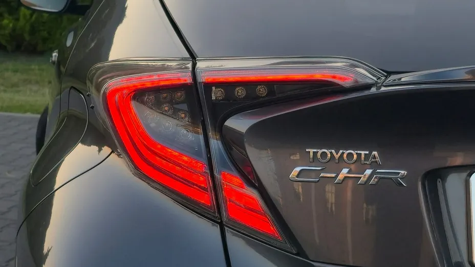 TOYOTA C-HR -