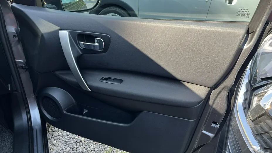 NISSAN Qashqai -