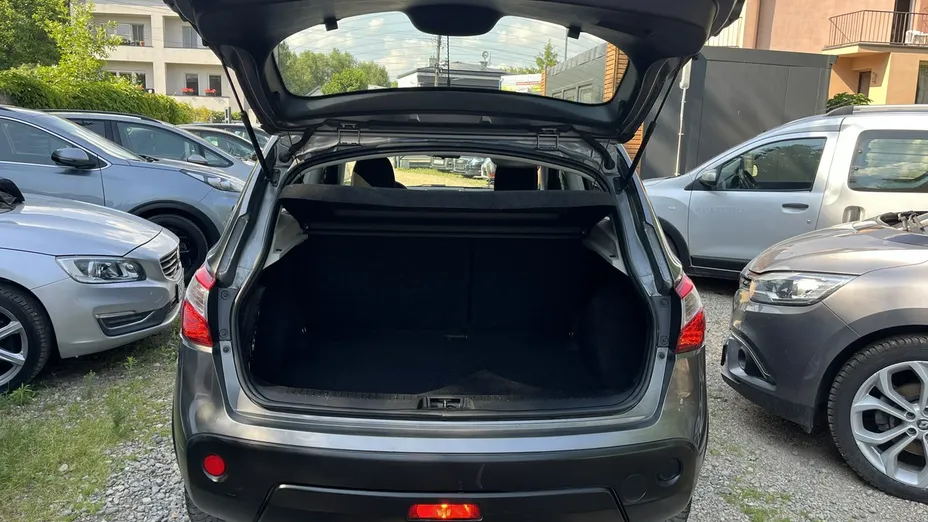NISSAN Qashqai -