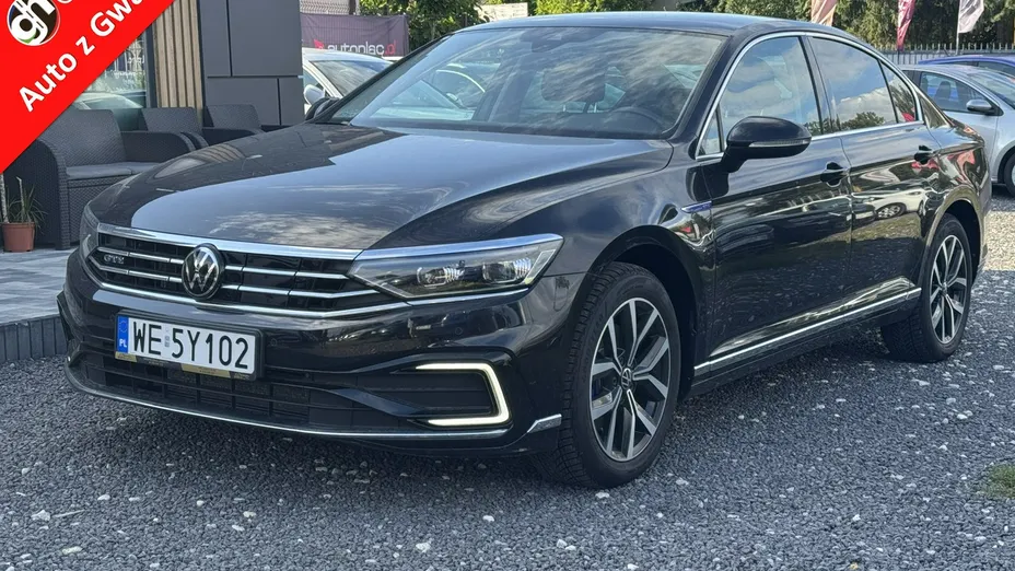 VOLKSWAGEN Passat -
