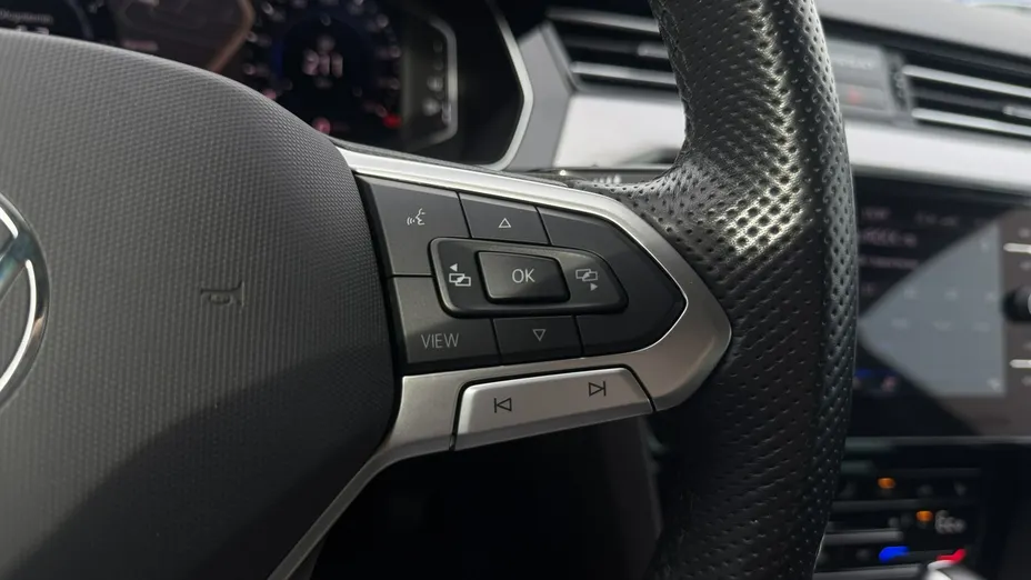 VOLKSWAGEN Passat -