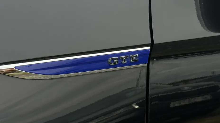 VOLKSWAGEN Passat -