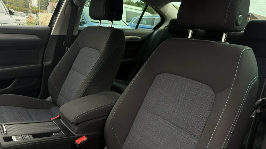 VOLKSWAGEN Passat -