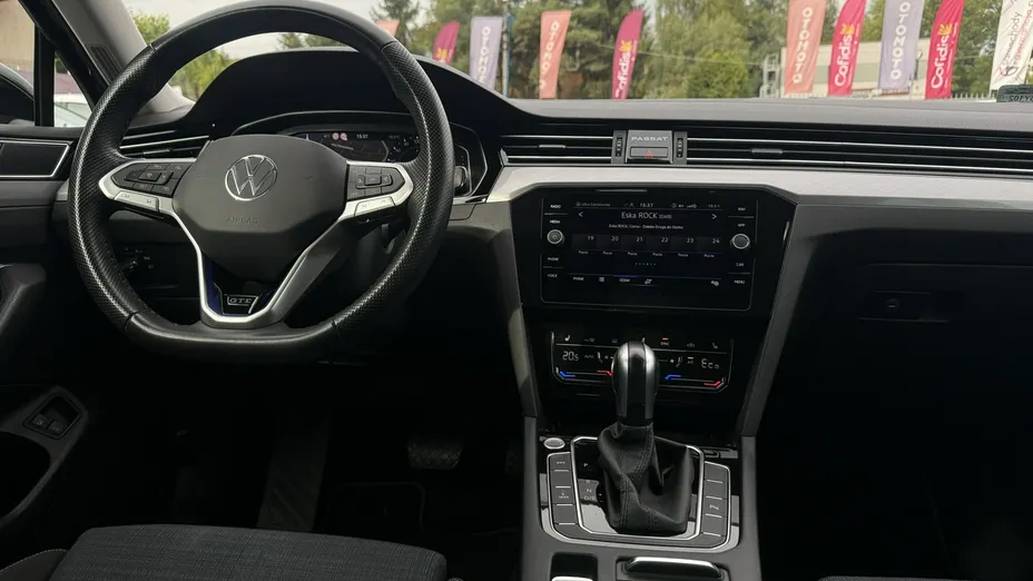 VOLKSWAGEN Passat -
