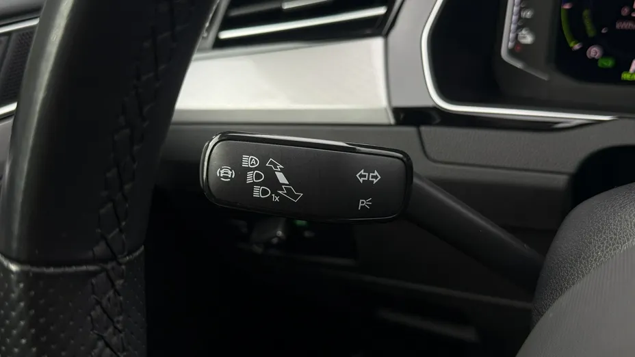 VOLKSWAGEN Passat -