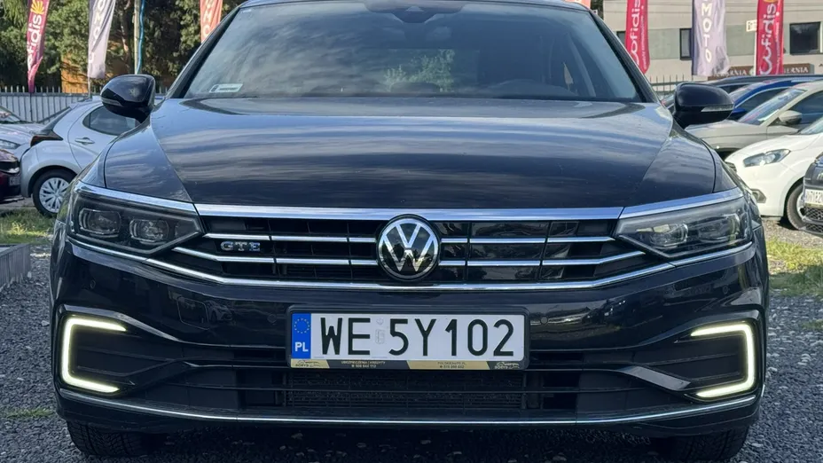 VOLKSWAGEN Passat -