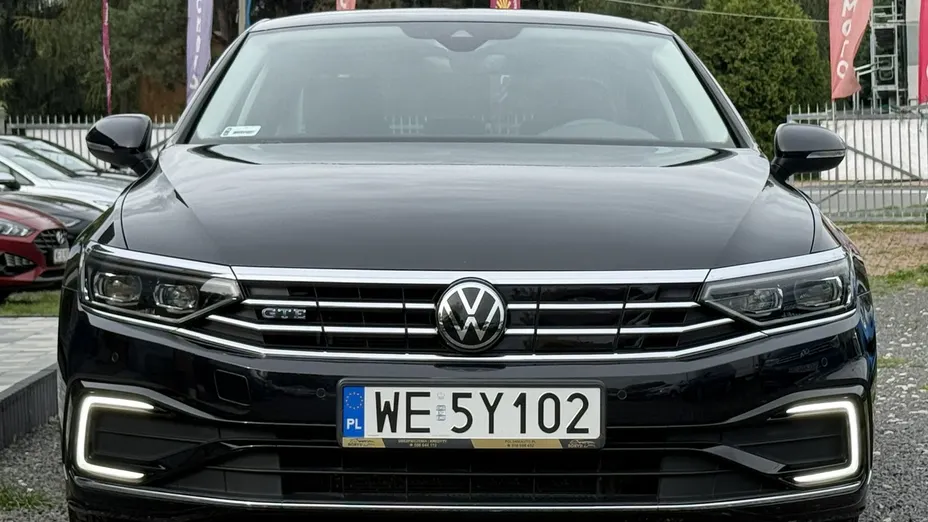 VOLKSWAGEN Passat -