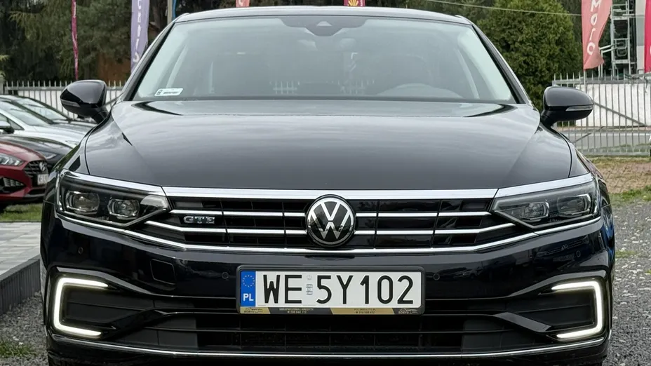 VOLKSWAGEN Passat -