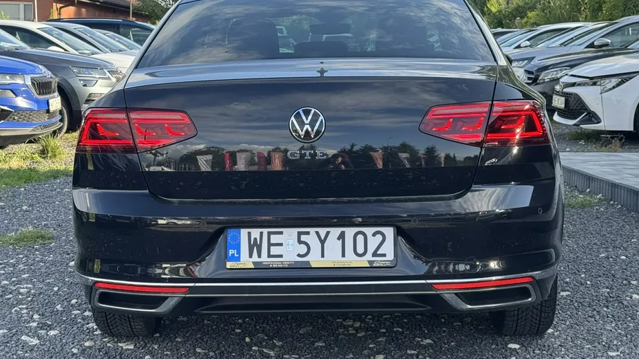 VOLKSWAGEN Passat -