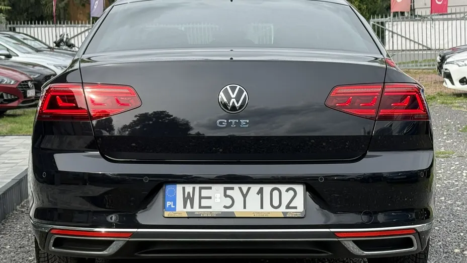 VOLKSWAGEN Passat -