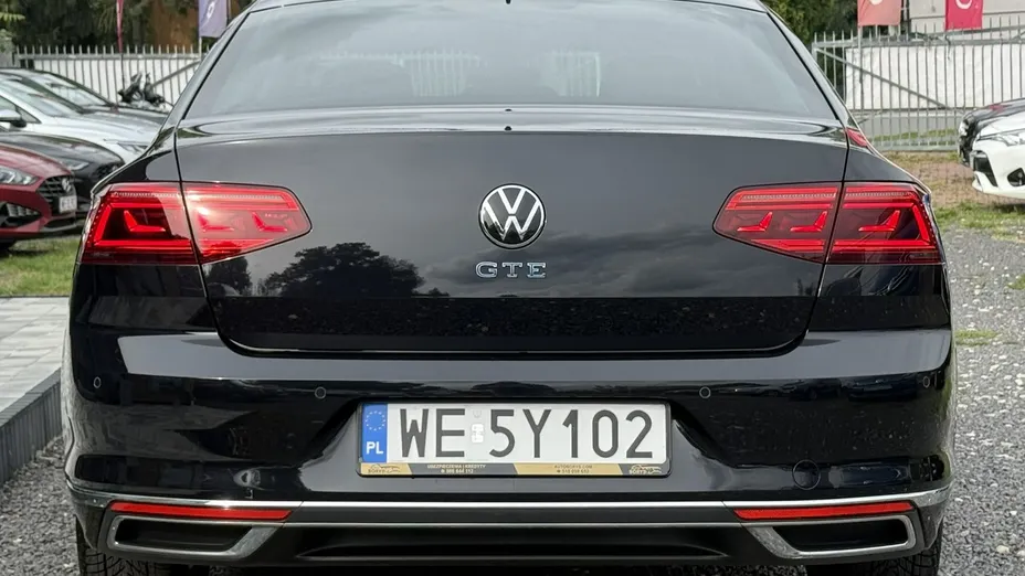 VOLKSWAGEN Passat -