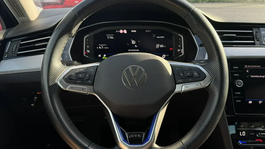 VOLKSWAGEN Passat -