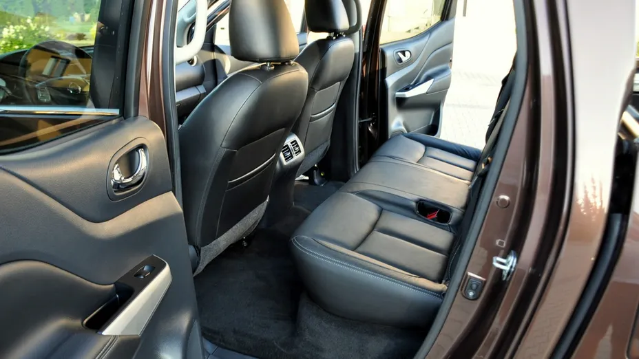NISSAN Navara -