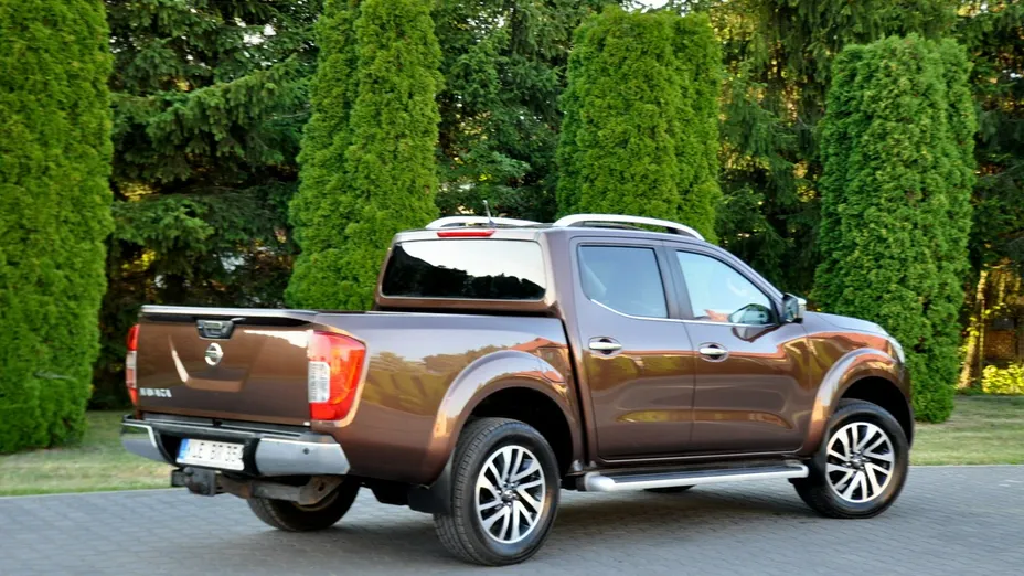 NISSAN Navara -