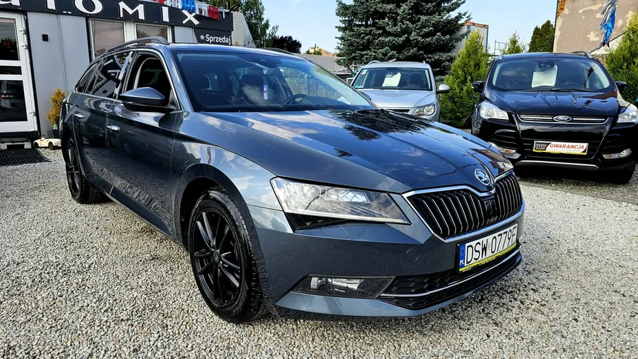 SKODA Superb -