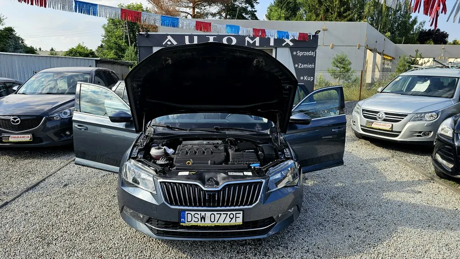SKODA Superb -