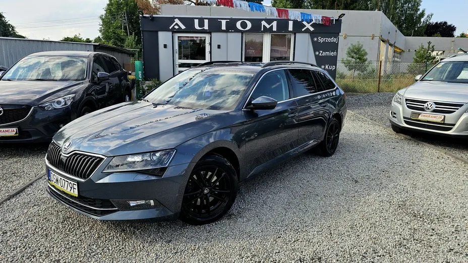 SKODA Superb -