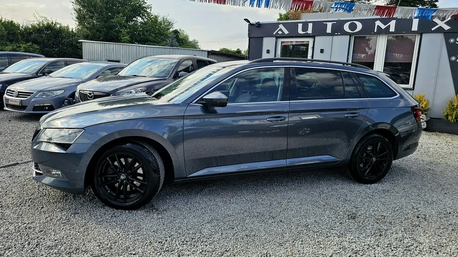 SKODA Superb -