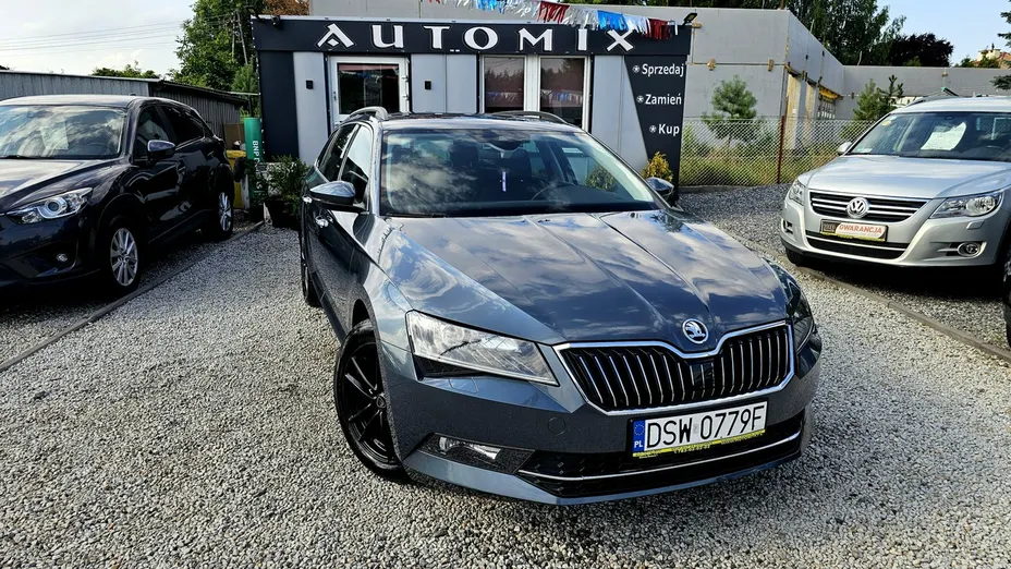 SKODA Superb -