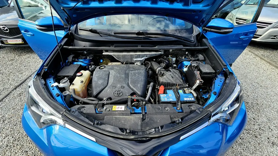 TOYOTA RAV4 -
