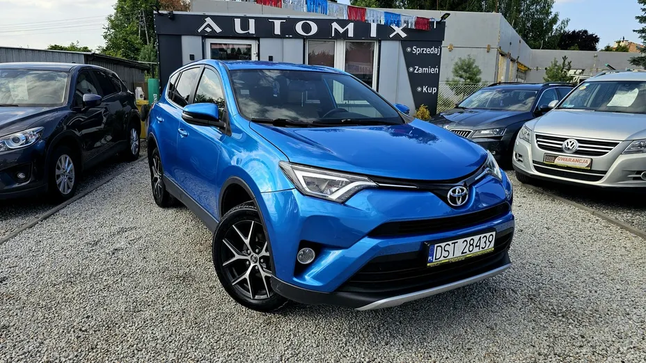 TOYOTA RAV4 -