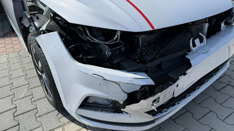 VOLKSWAGEN Polo -