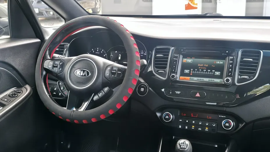 KIA Carens -