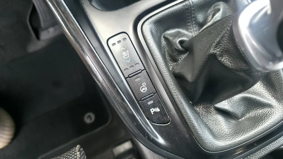 KIA Carens -