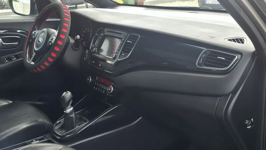 KIA Carens -