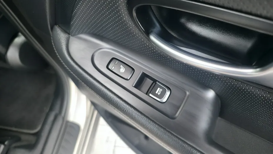 KIA Carens -