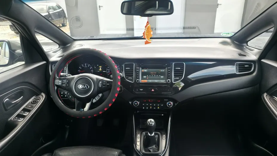 KIA Carens -