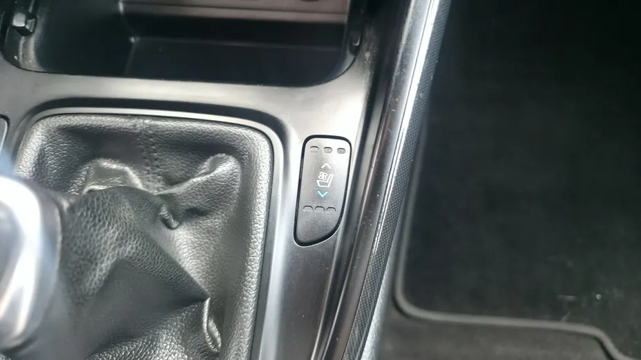 KIA Carens -